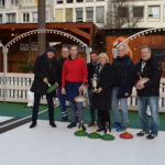 Stadtmeisterschaft im Eisstockschießen auf dem Weihnachtsmarkt