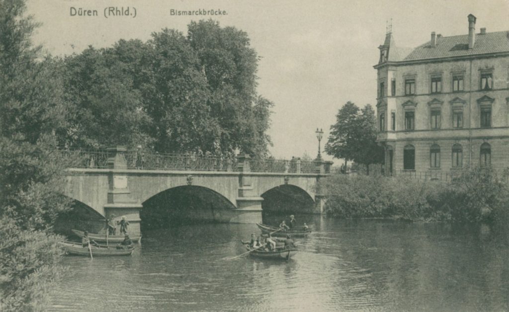 Die Bismarckbrücke 1915 vom Rurradufer aus gesehen