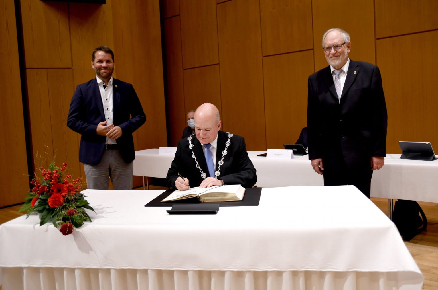 Frank Peter Ullrich als neuer Bürgermeister der Stadt Düren vereidigt