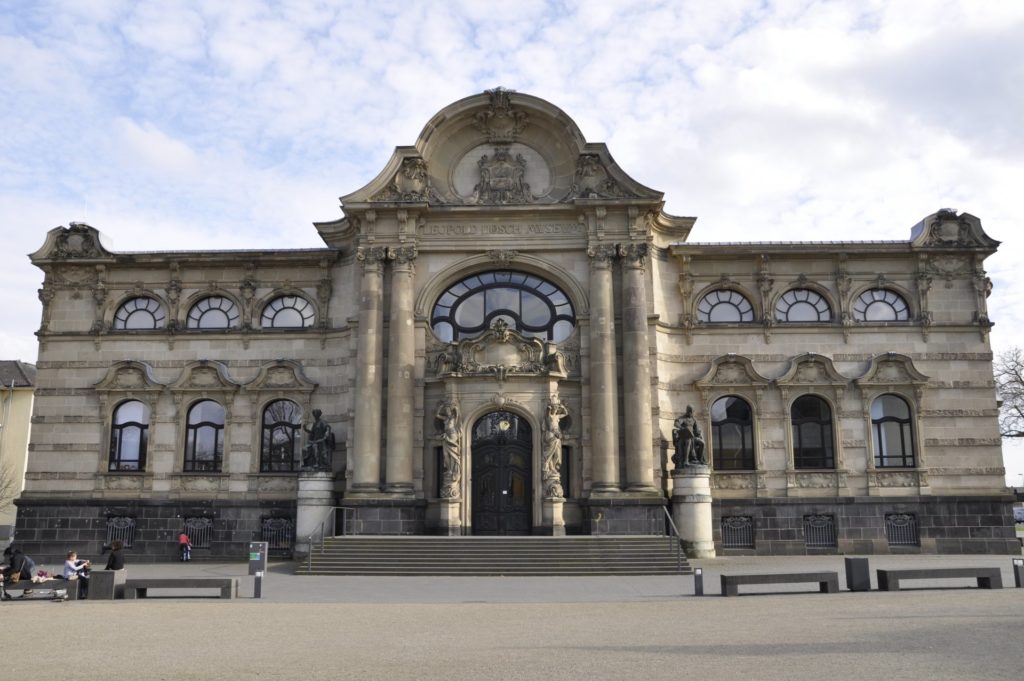 Fassade des Leopold-Hoesch-Museums
