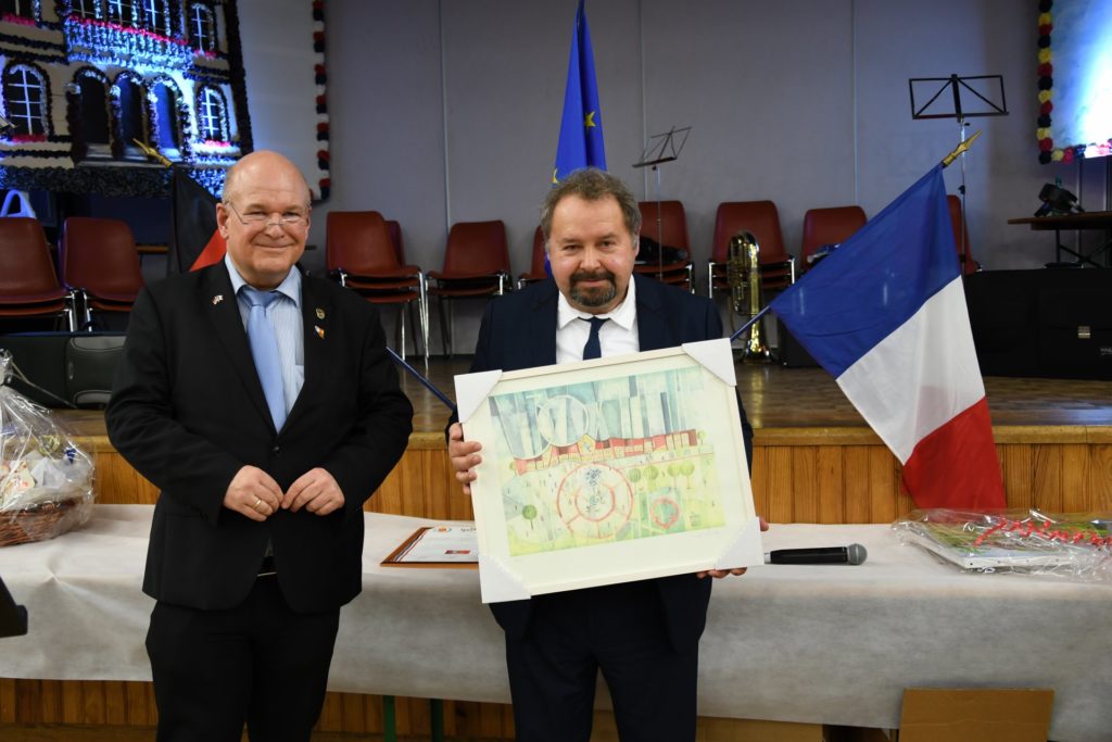 Dürens Bürgermeister Frank Peter Ullrich (li.) und sein französischer Amtskollege, Pascal Cauche