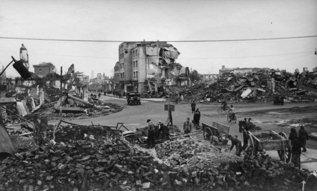 Begraben unter Bergen von Trümmern: das