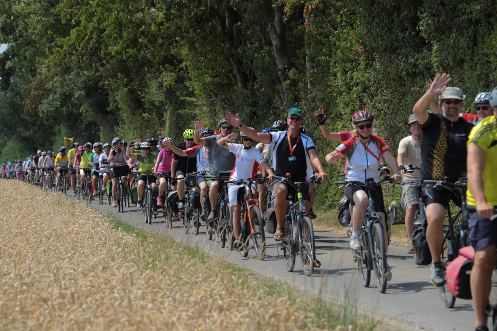 Bei den letzten NRW-Radtouren haben jeweils rund 1.300 Freizeitradlerinnen- und -radler teilgenommen.