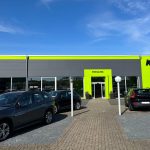 Finnischer Gebrauchtwagenhändler expandiert nach NRW - Kamux eröffnet Filiale auf der Automeile in Düren