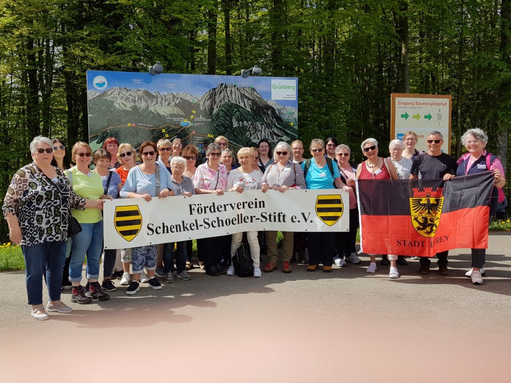 Gruppenbild der Dürener Delegation in Altmüsnter