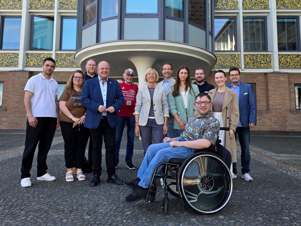 Gruppenbild mit Menschen