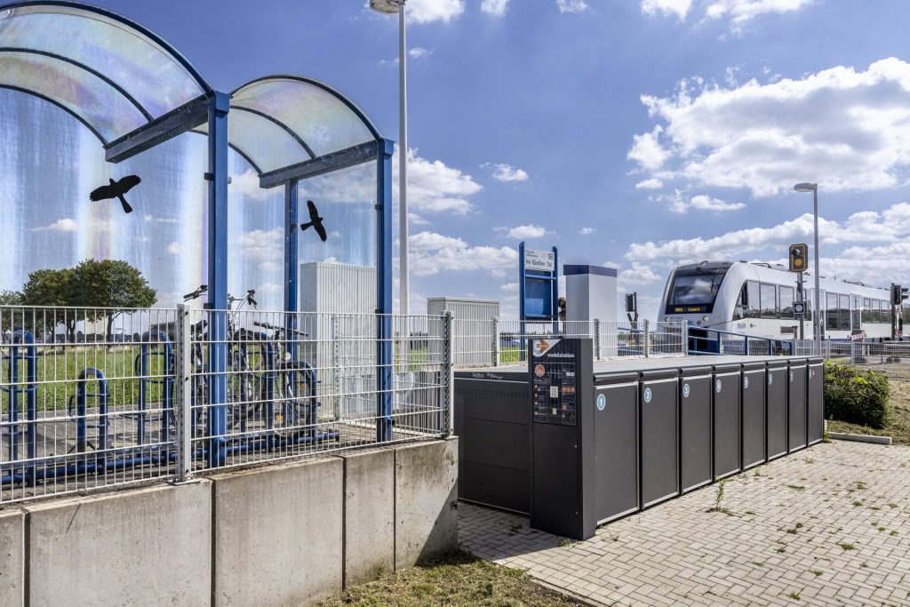 Mobilstation an Rurtalbahn-Haltestelle