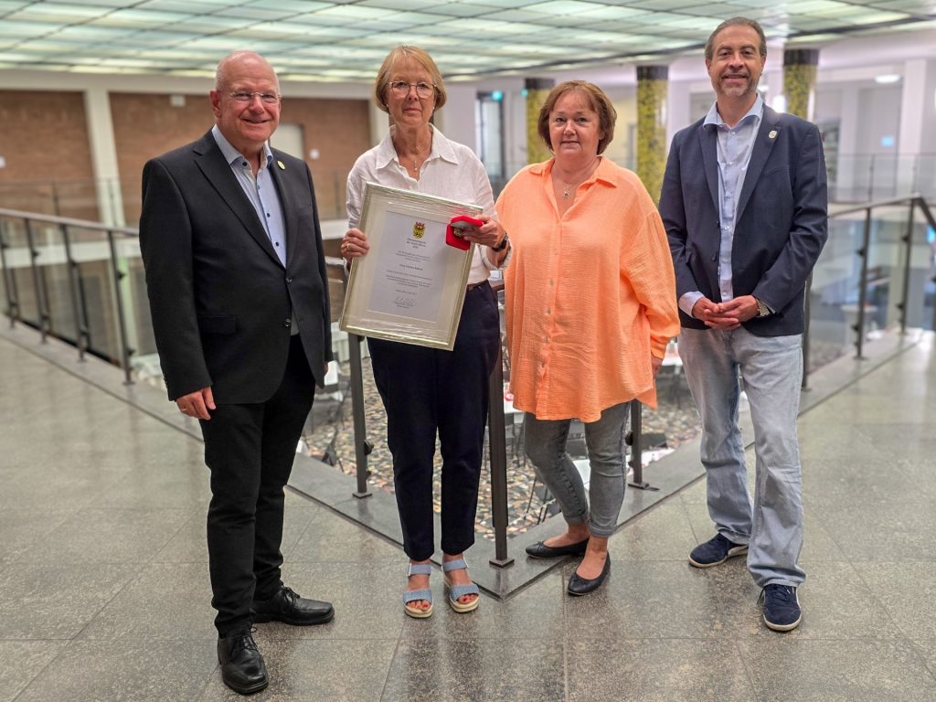 Gruppenbild mit Menschen