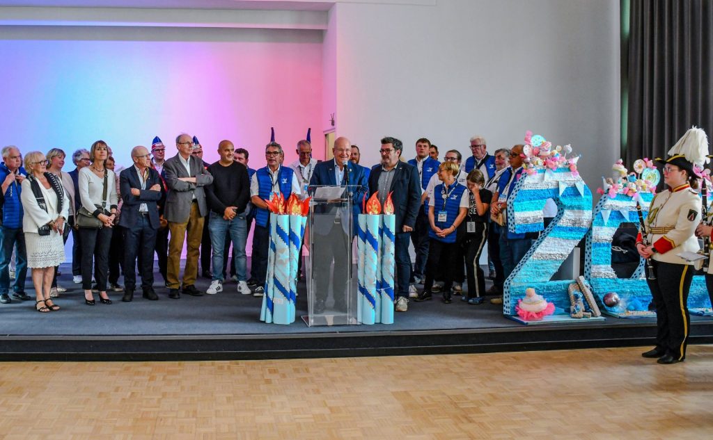Gruppenfoto während des Empfangs im Rathaus.