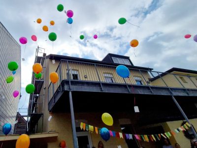 Gruppenbild mit Menschen