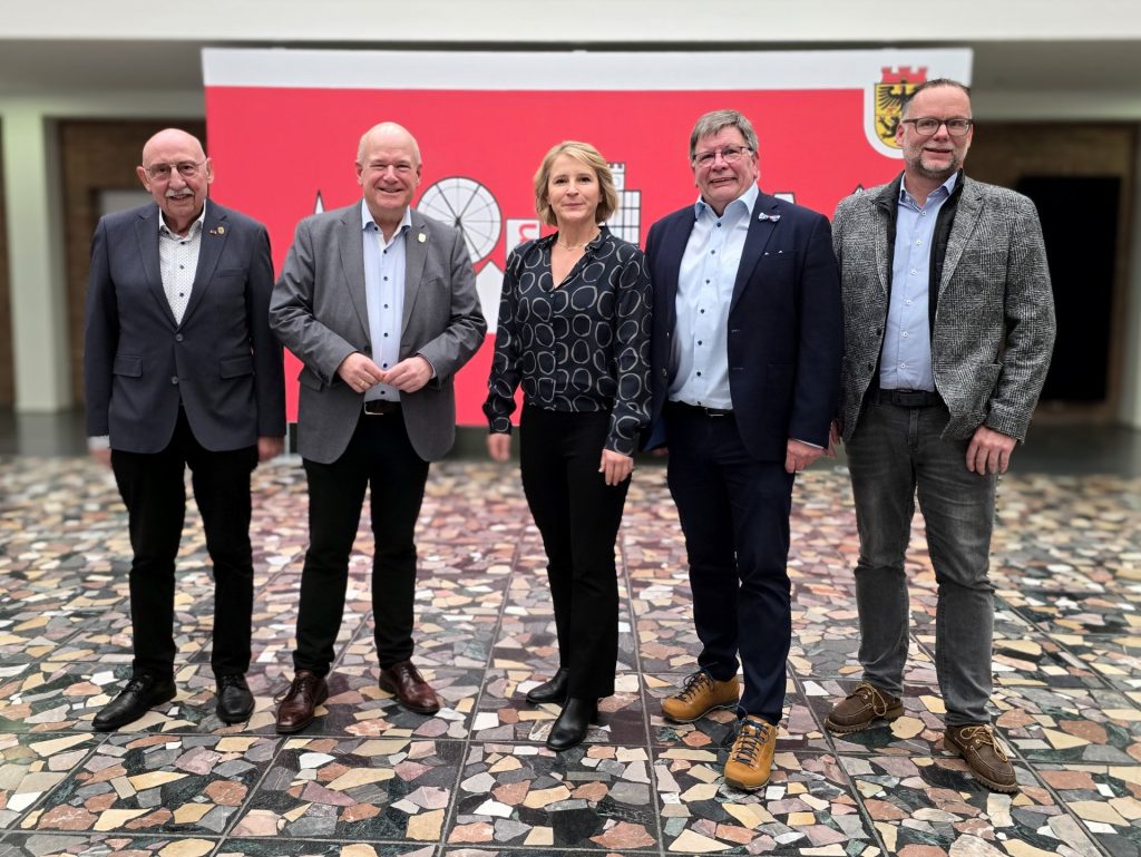 Gruppenbild mit Menschen