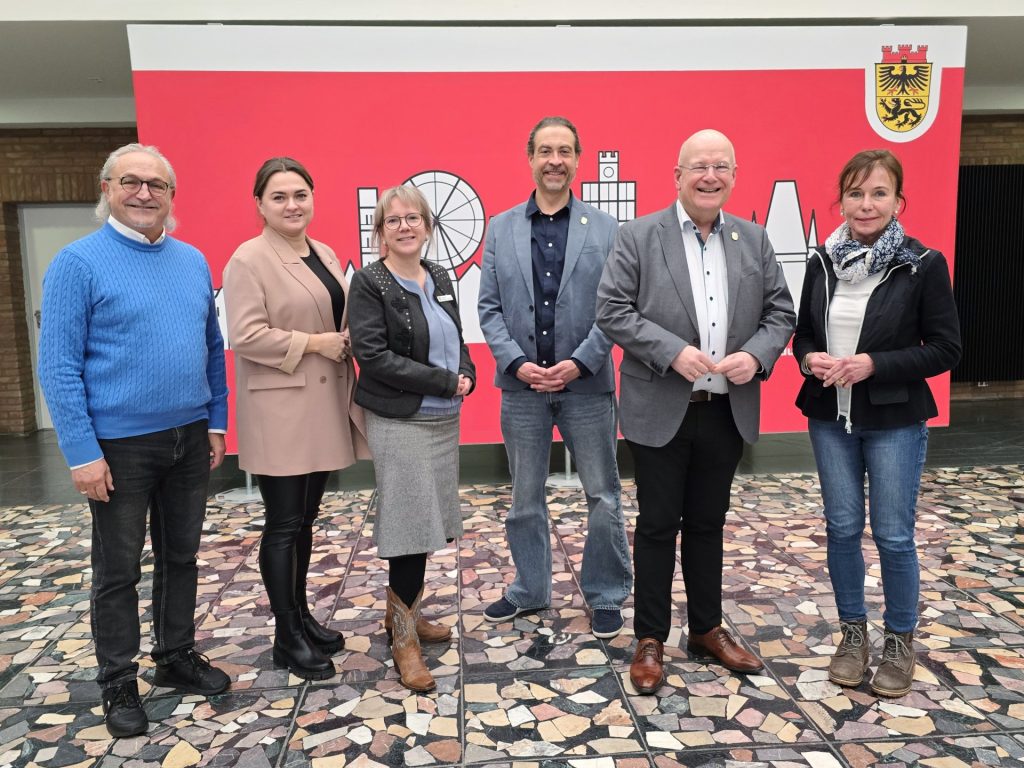 Gruppenbild mit Menschen