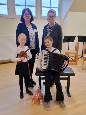 Gruppenbild mit Menschen