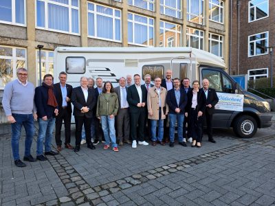 Gruppenbild mit Menschen