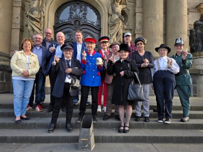 Gruppenbild mit Menschen