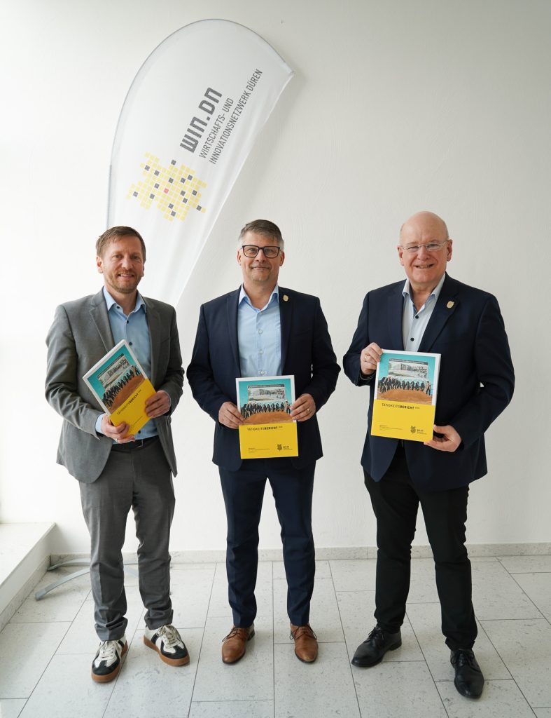 Präsentation des Tätikeitsberichtes.