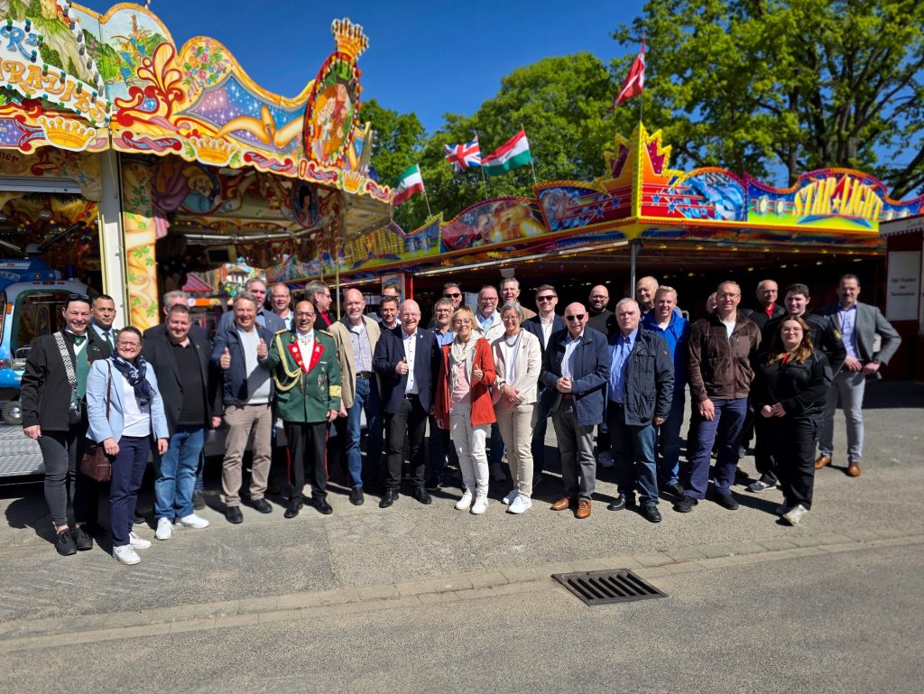 Gruppenbild mit Menschen