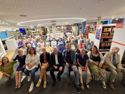 Gruppenbild mit Menschen