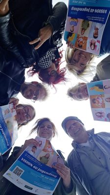 Gruppenbild mit Menschen