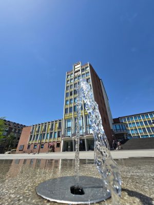 Rathaus und Wasserspiel