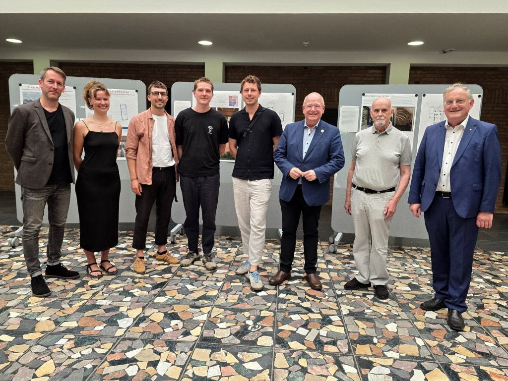 Gruppenbild mit Menschen