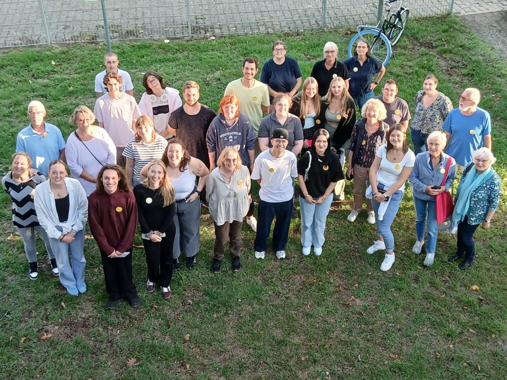 Gruppenbild mit Menschen